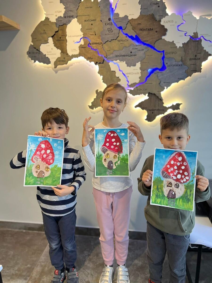 Фото з галереї